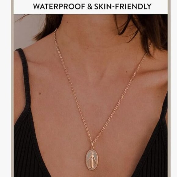 Virgin Mary Pendant Necklace - Picture 2 of 3